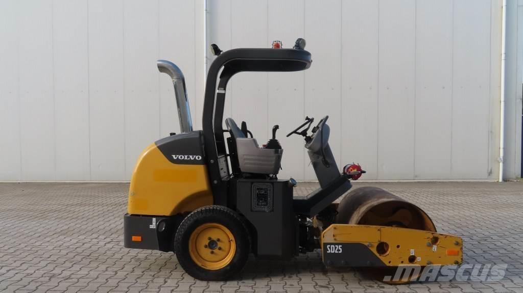 Volvo SD 25D Ühe trumliga rullid