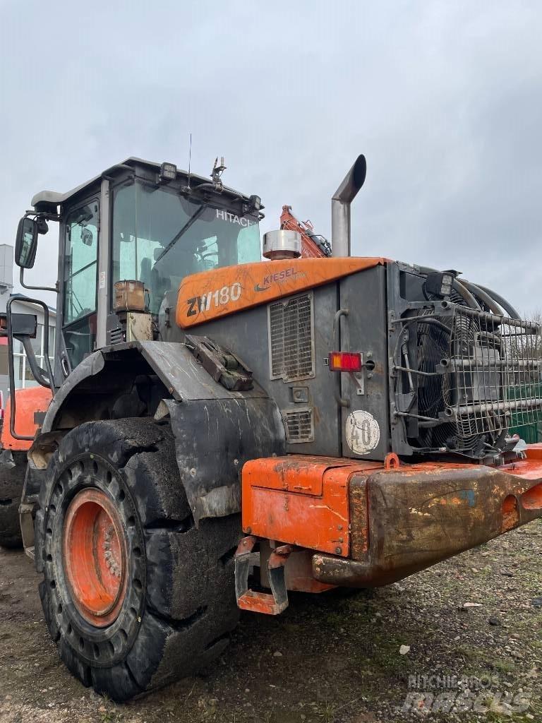 Hitachi ZW 180-5 Rataslaadurid