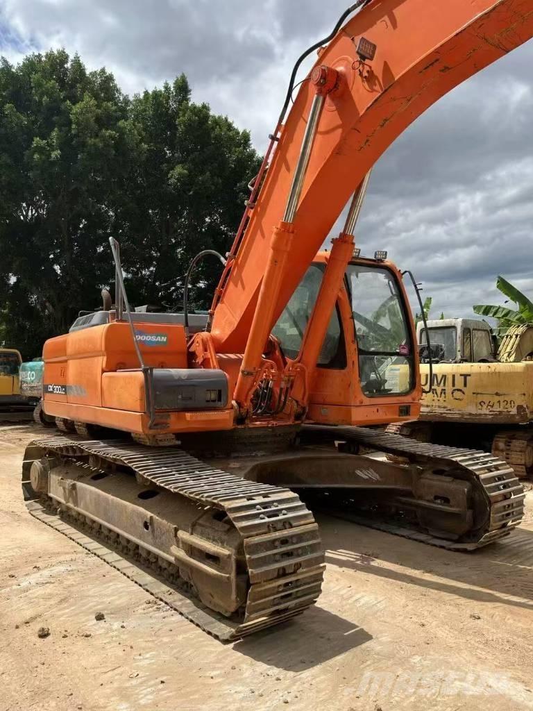 Doosan DX300LC Pika noolega ekskavaatorid
