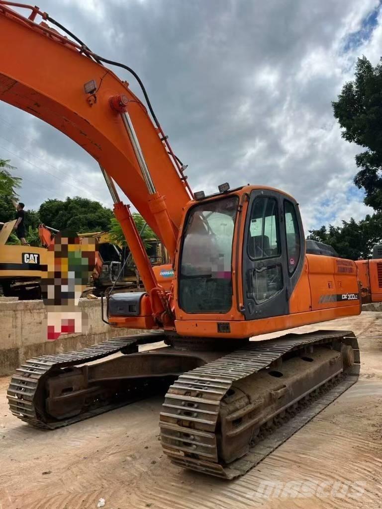 Doosan DX300LC Pika noolega ekskavaatorid