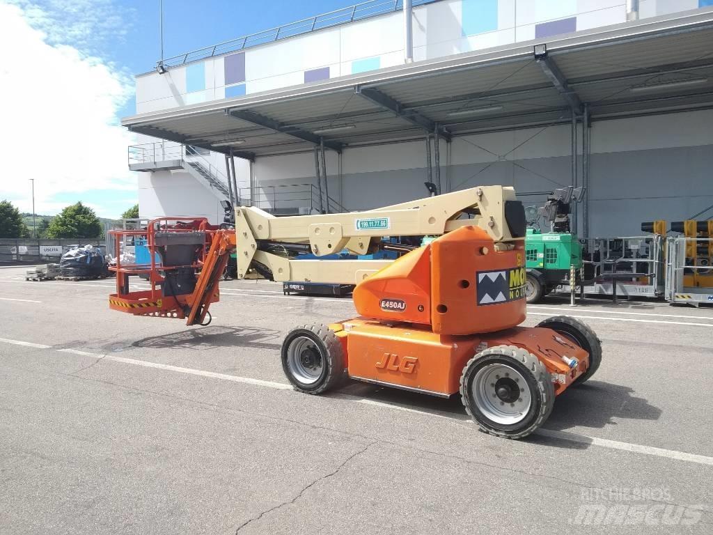 JLG E 450 AJ Iseliikuvad poomtõstukid