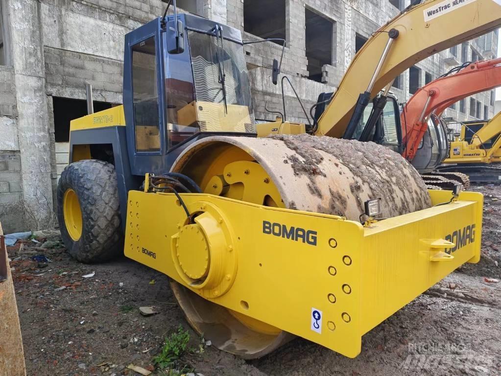 Bomag BW 217 D-2 Ühe trumliga rullid
