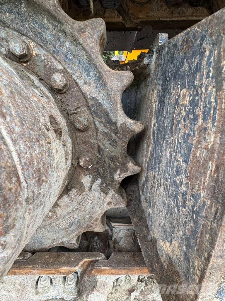 JCB 140 X Roomikekskavaatorid