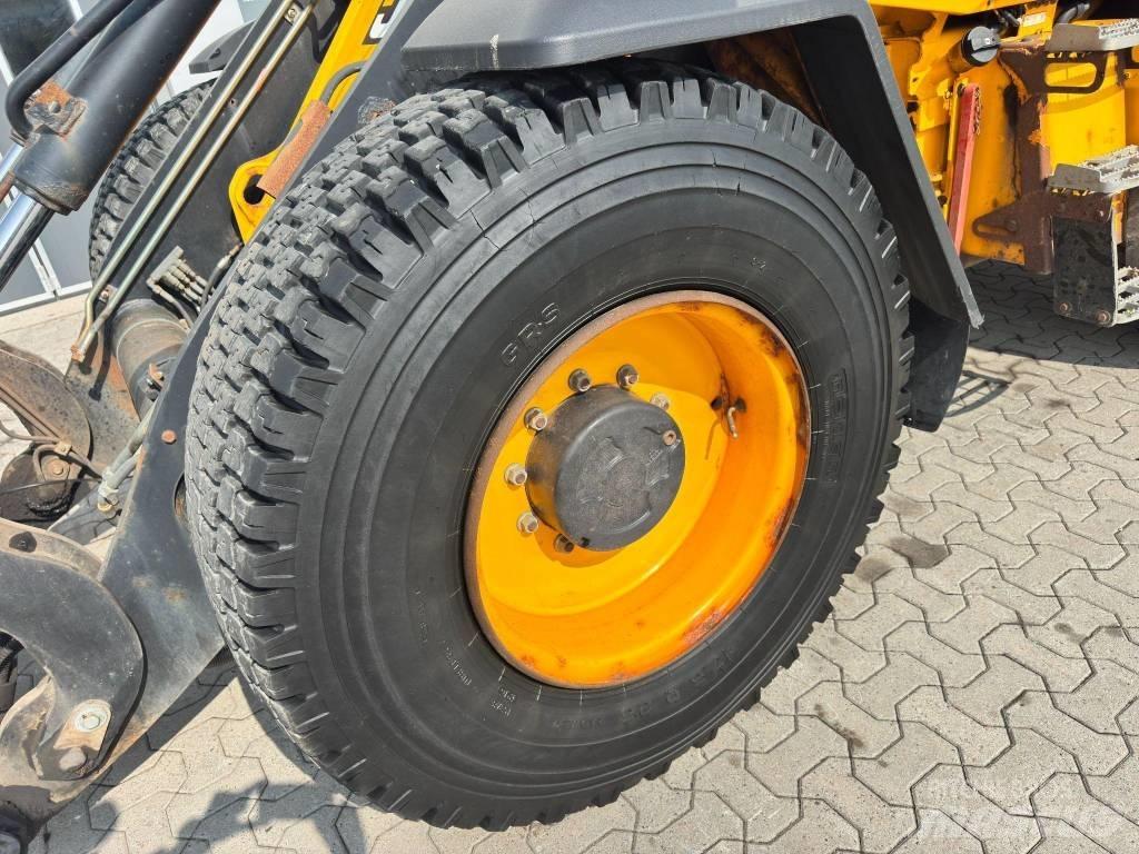 JCB 413 Rataslaadurid