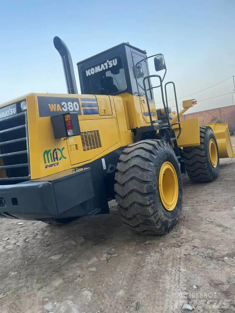 Komatsu WA 380 Rataslaadurid