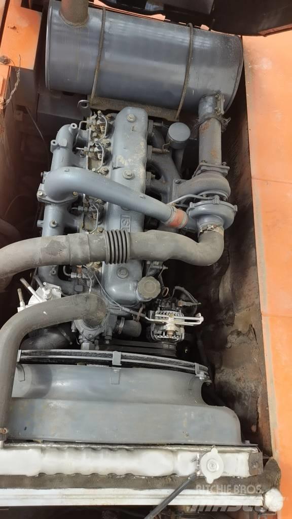 Hitachi EX 200-5 Roomikekskavaatorid