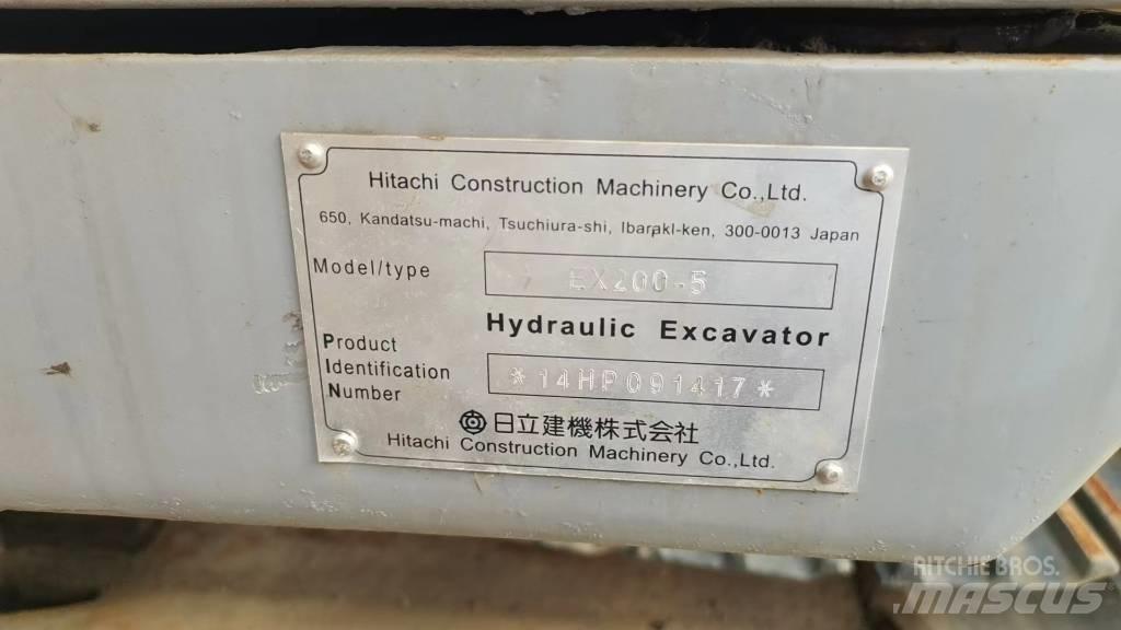 Hitachi EX 200-5 Roomikekskavaatorid