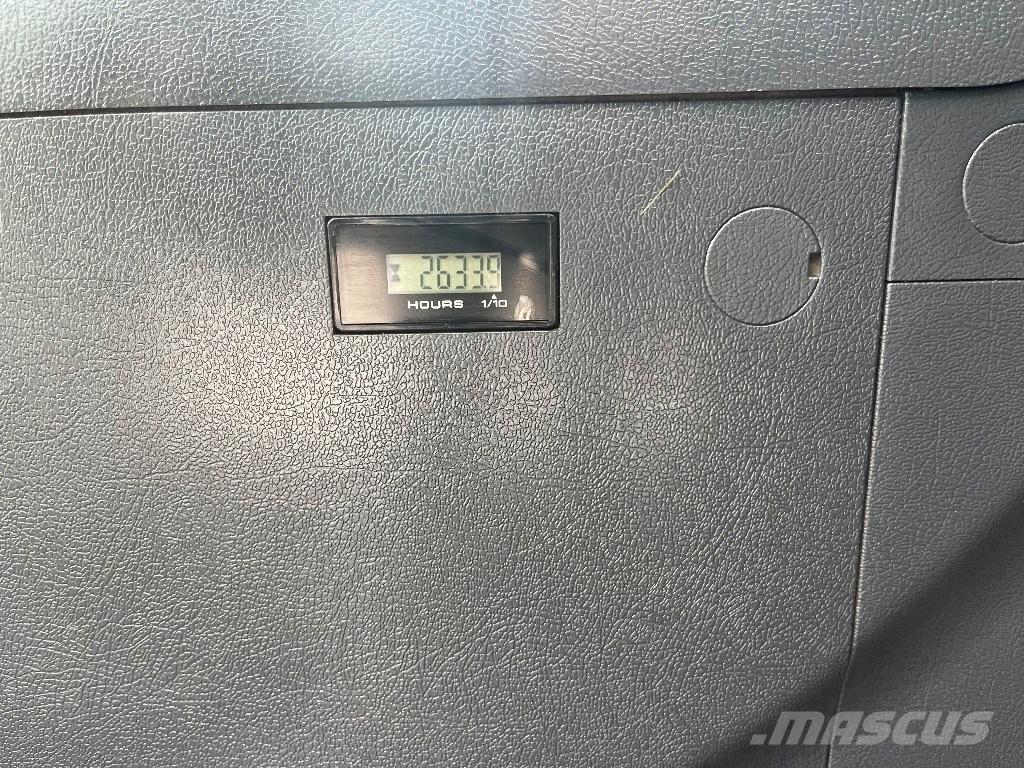 Hyundai HX 140 AL Roomikekskavaatorid