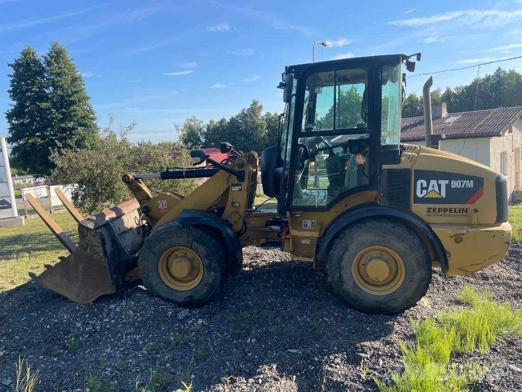 CAT 907 M Rataslaadurid