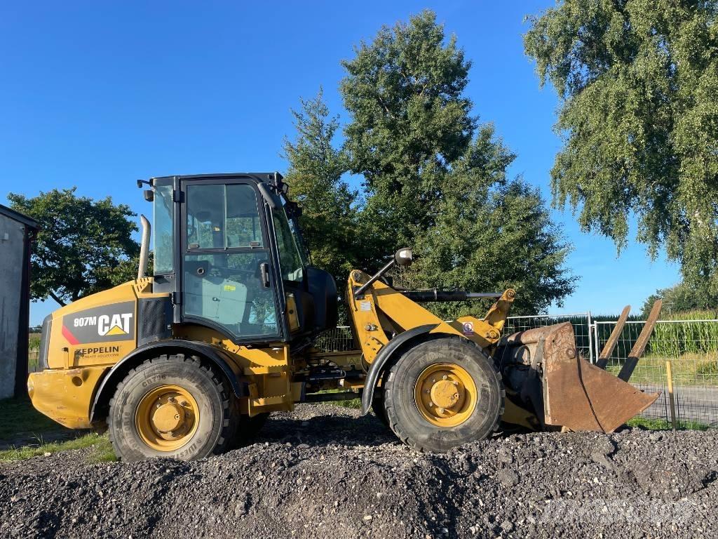 CAT 907 M Rataslaadurid