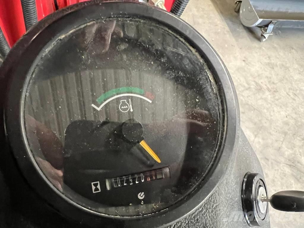 Fuchs F 853 H Mitmeotstarbelised laadurid