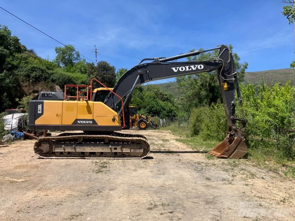 Volvo EC 220 E Roomikekskavaatorid