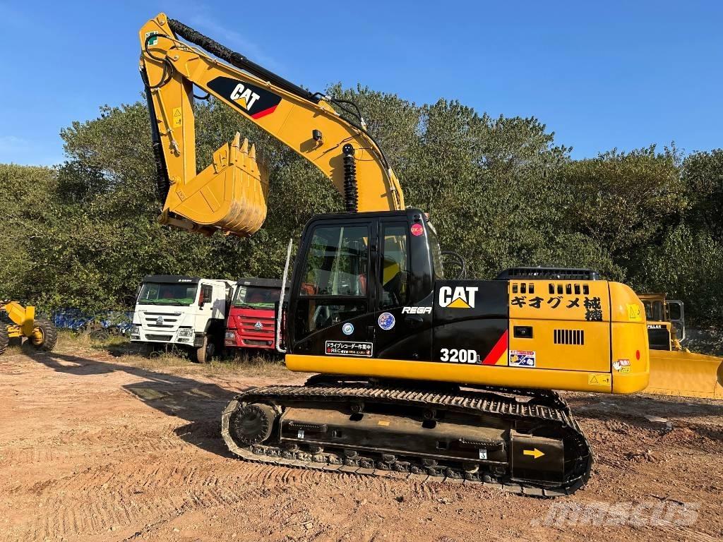 CAT 320D Roomikekskavaatorid