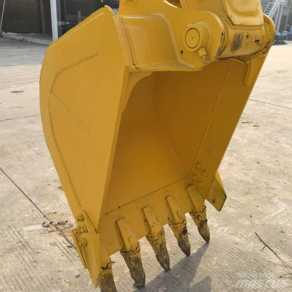 Komatsu PC 130 Roomikekskavaatorid