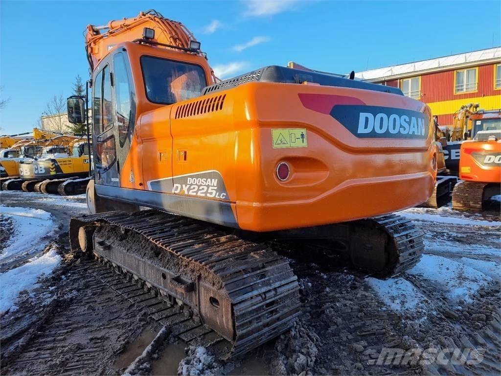 Doosan DX 225 LC Roomikekskavaatorid