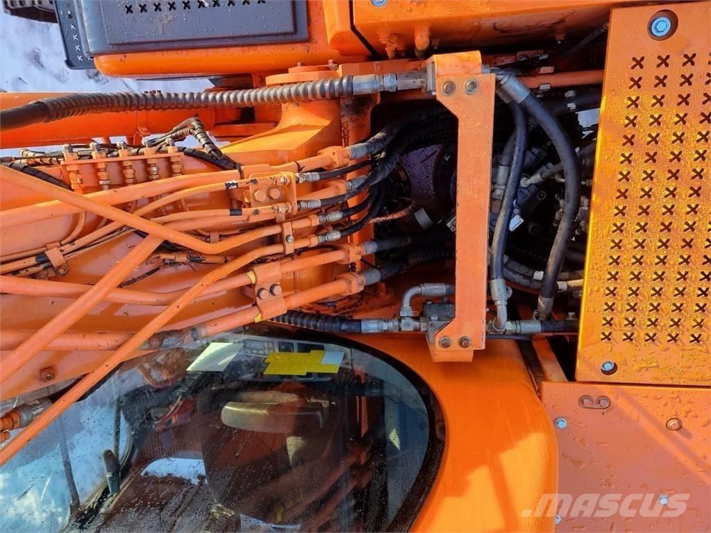 Doosan DX 225 LC Roomikekskavaatorid
