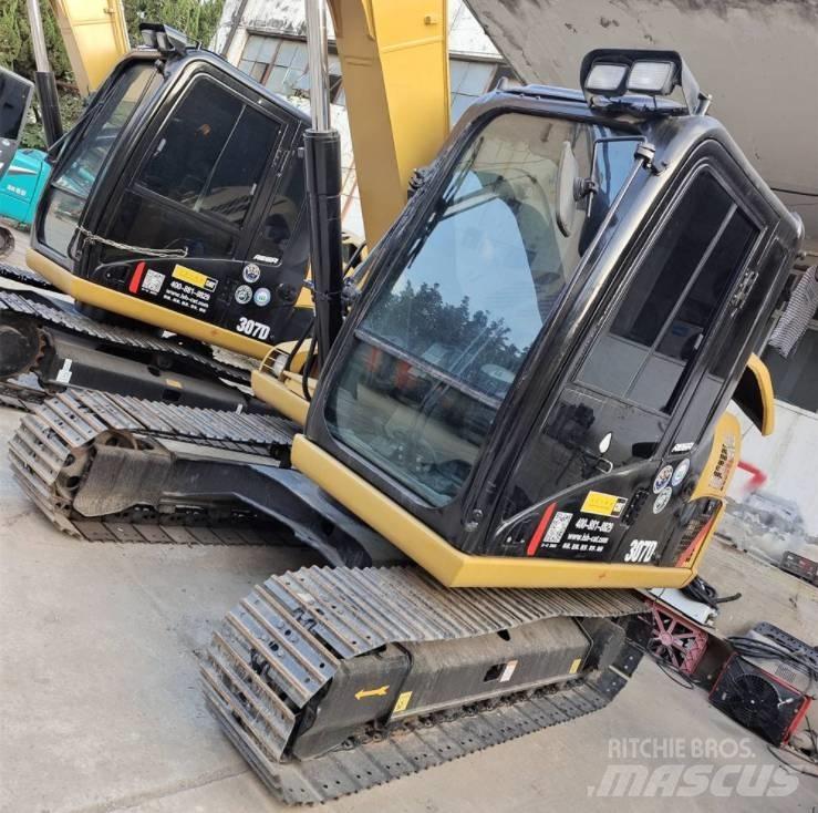 CAT 307 D Roomikekskavaatorid