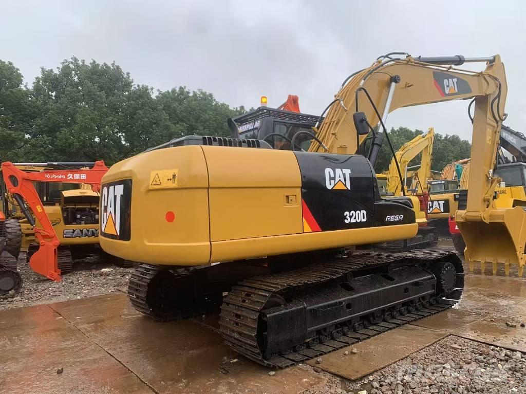 CAT 320 D Roomikekskavaatorid