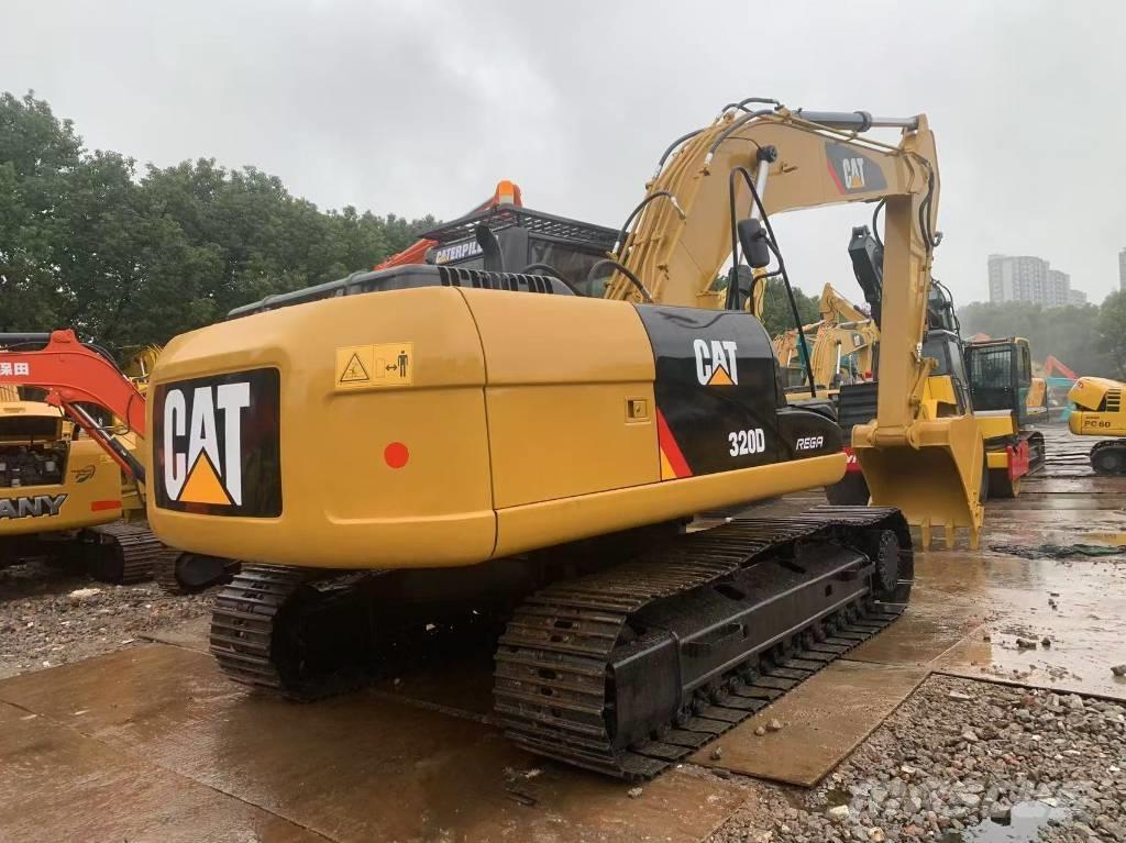CAT 320 D Roomikekskavaatorid