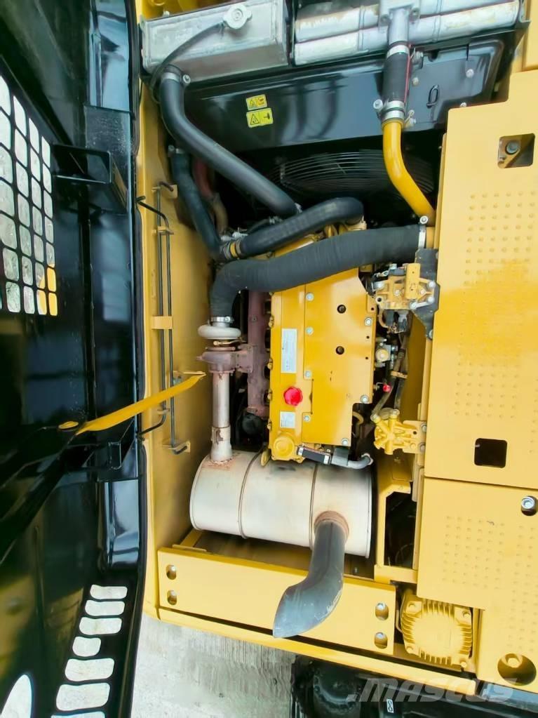 CAT 320 D Roomikekskavaatorid