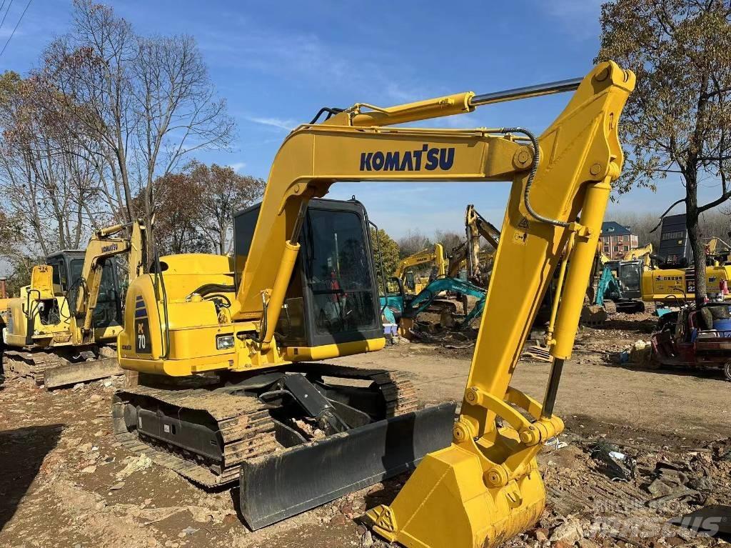 Komatsu PC 70 Väikeekskavaatorid 7t-12t