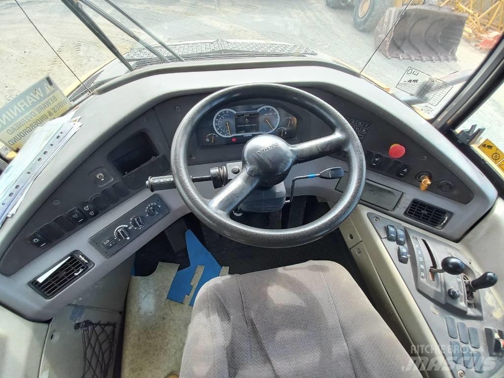 Volvo A40F (Abu dhabi) Liigendraamiga pinnaseveokid