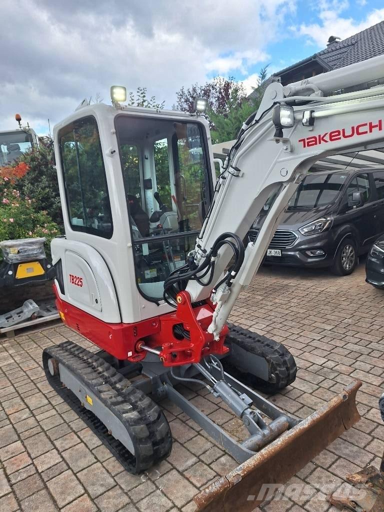 Takeuchi TB 225 Miniekskavaatorid < 7 t