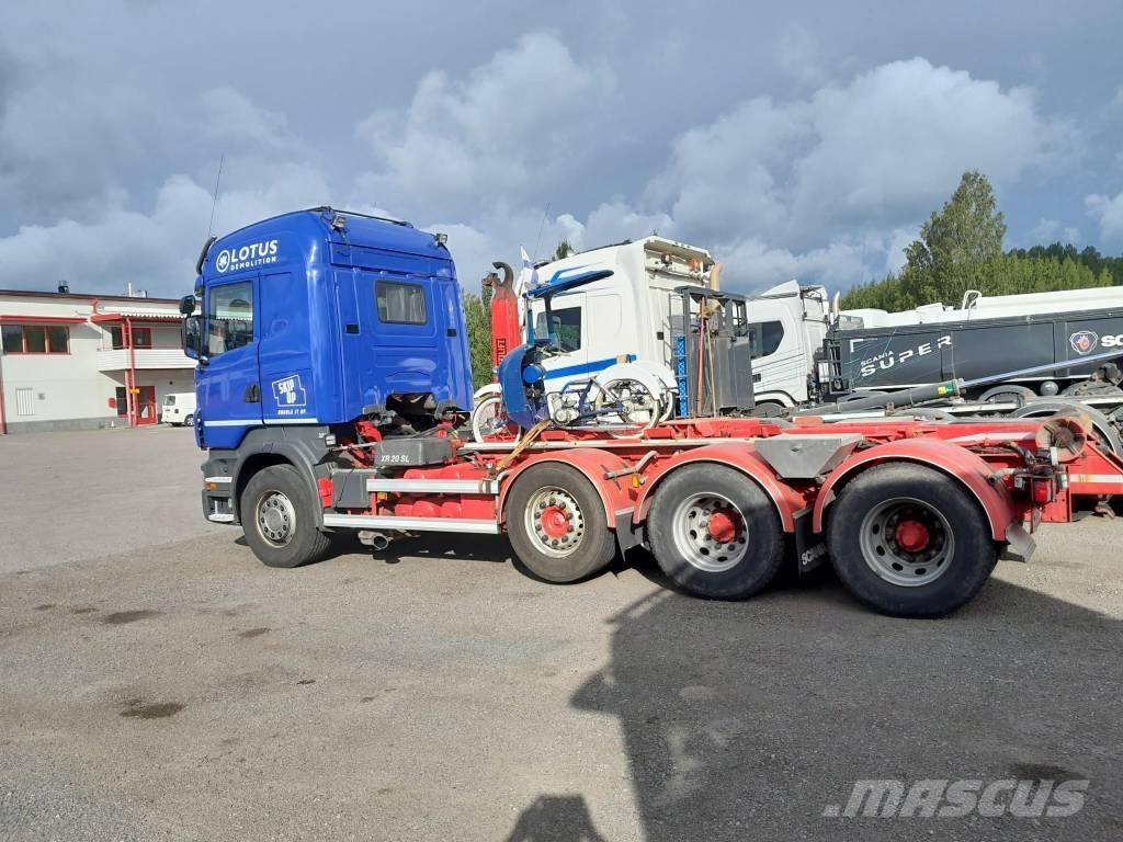 Scania R 560 8x4 Sadulveokid