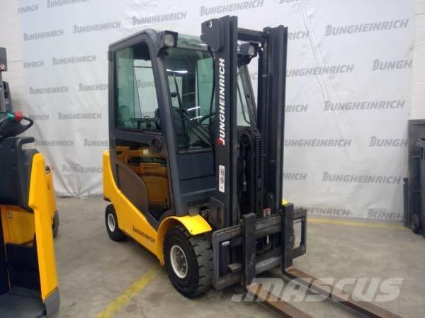 Jungheinrich TFG 320 Gaasitõstukid
