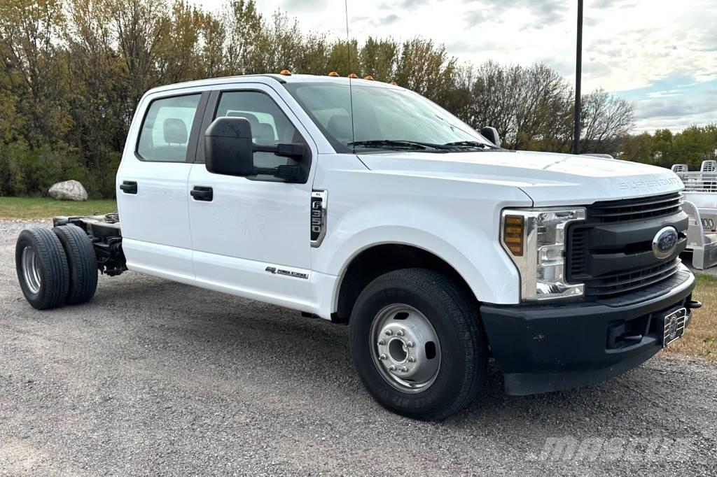 Ford F 350 XL SD Raamautod