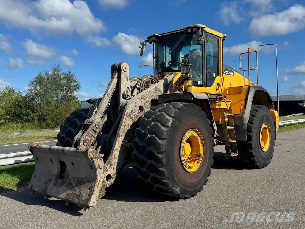 Volvo L220H Rataslaadurid