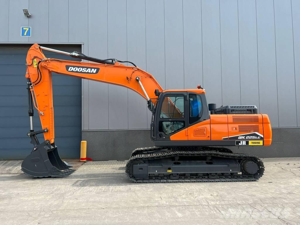 Doosan DX 225 LC-7M Roomikekskavaatorid