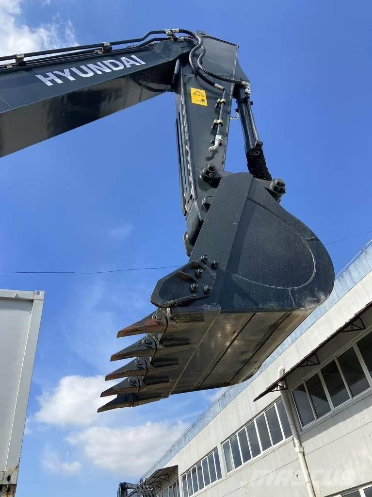 Hyundai R220LC-9S Roomikekskavaatorid