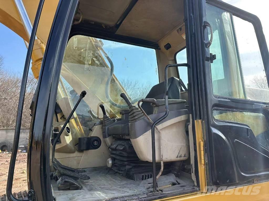 CAT 320 C L Roomikekskavaatorid