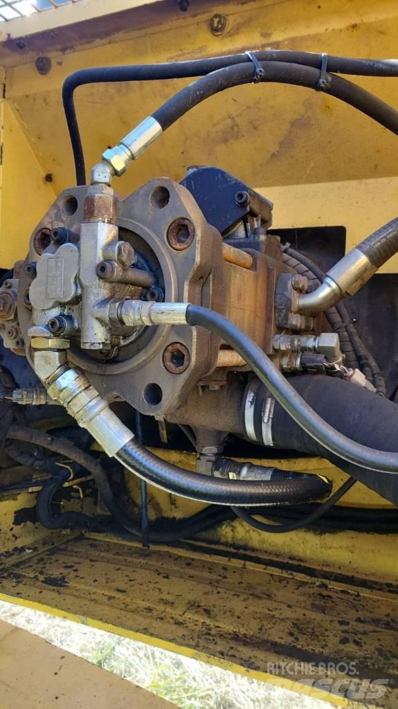 New Holland 335 Roomikekskavaatorid