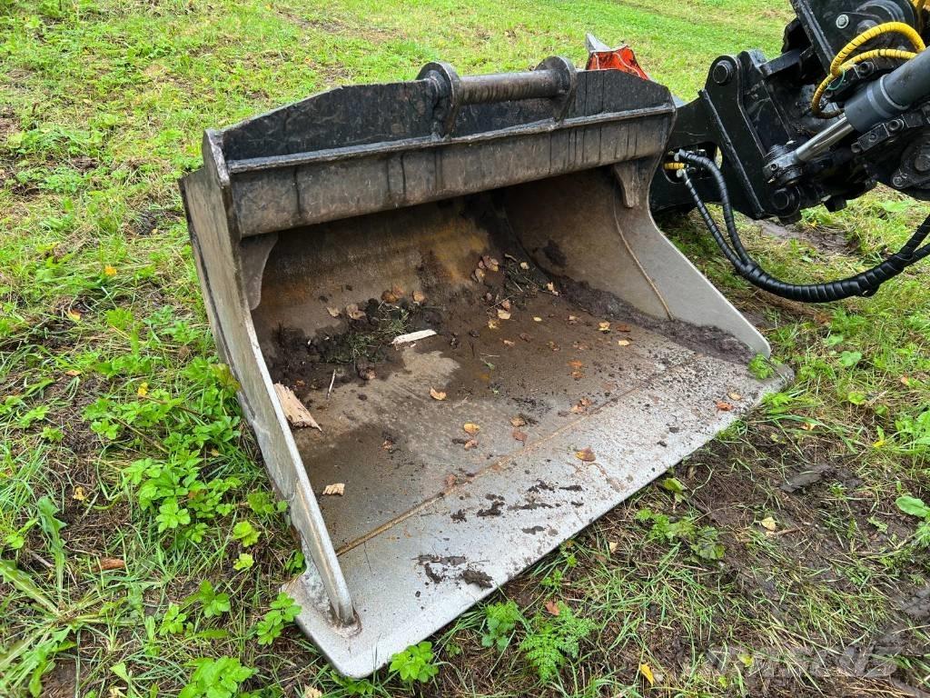 Komatsu PC138US-11 Roomikekskavaatorid