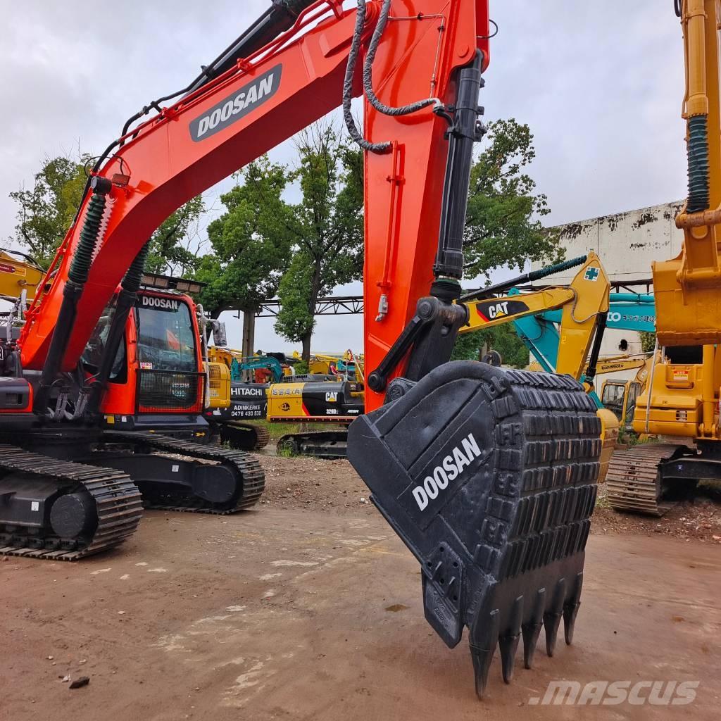 Doosan DX 300 LC Roomikekskavaatorid