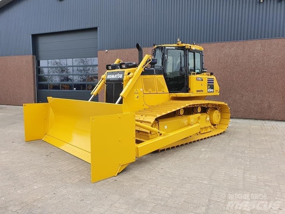 Komatsu D 65 PX-17 Buldooserid