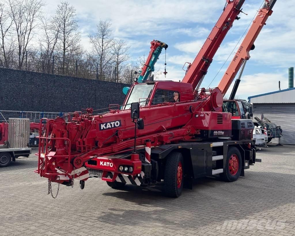 Kato CR-130Rf Raske maastiku tõstukid