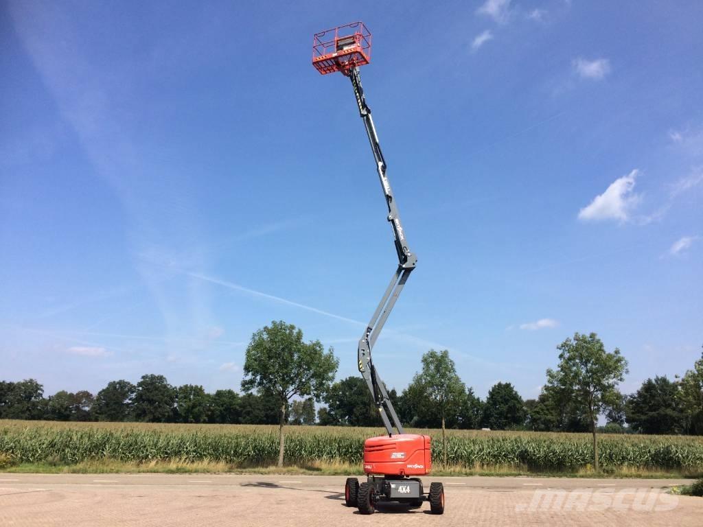 SkyJack SJ 46 AJ Iseliikuvad poomtõstukid