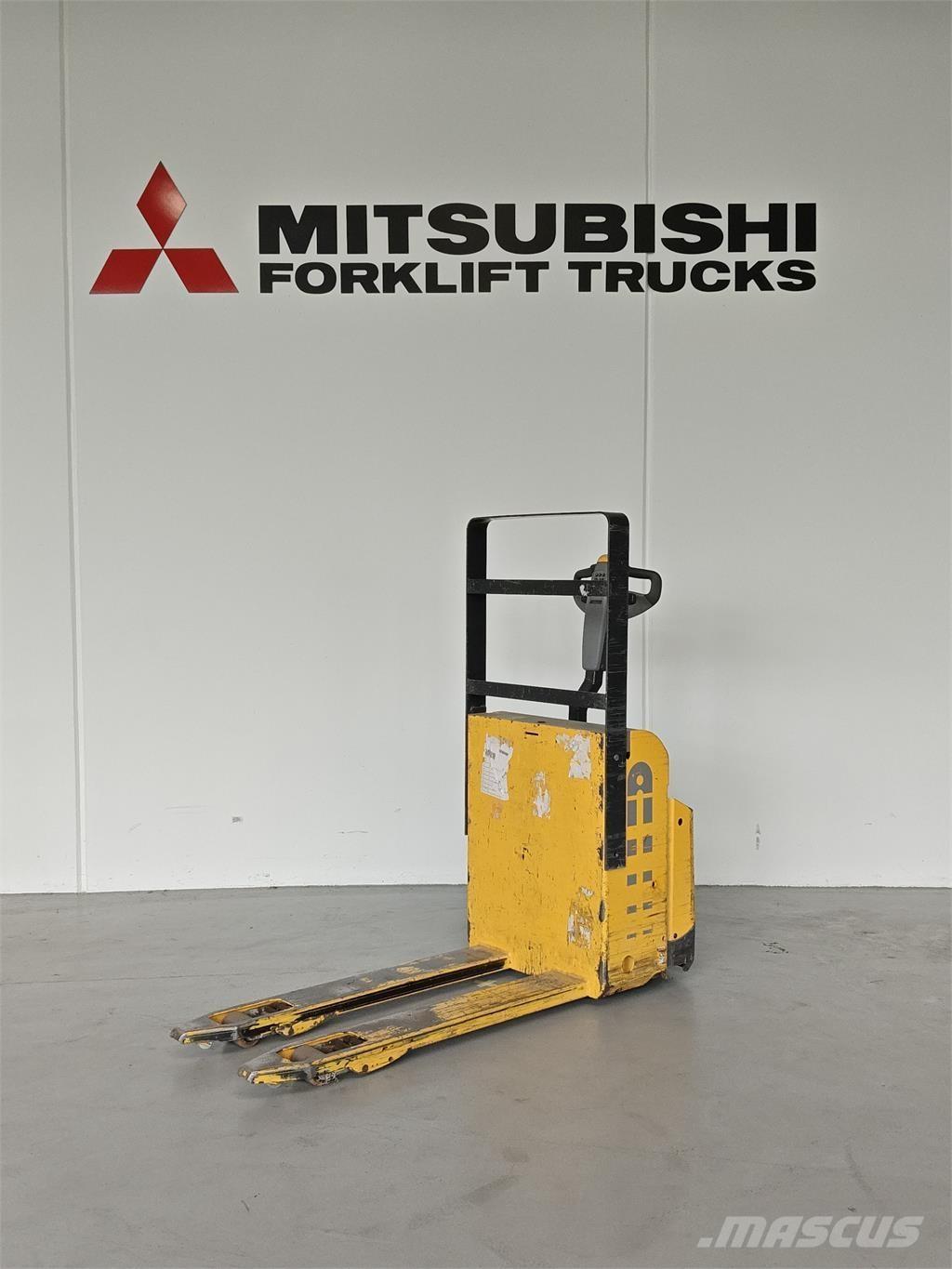 Atlet PLL180 Järelkäidavad virnastajad