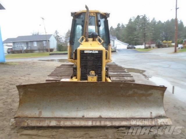 CAT D 3 G LGP Buldooserid