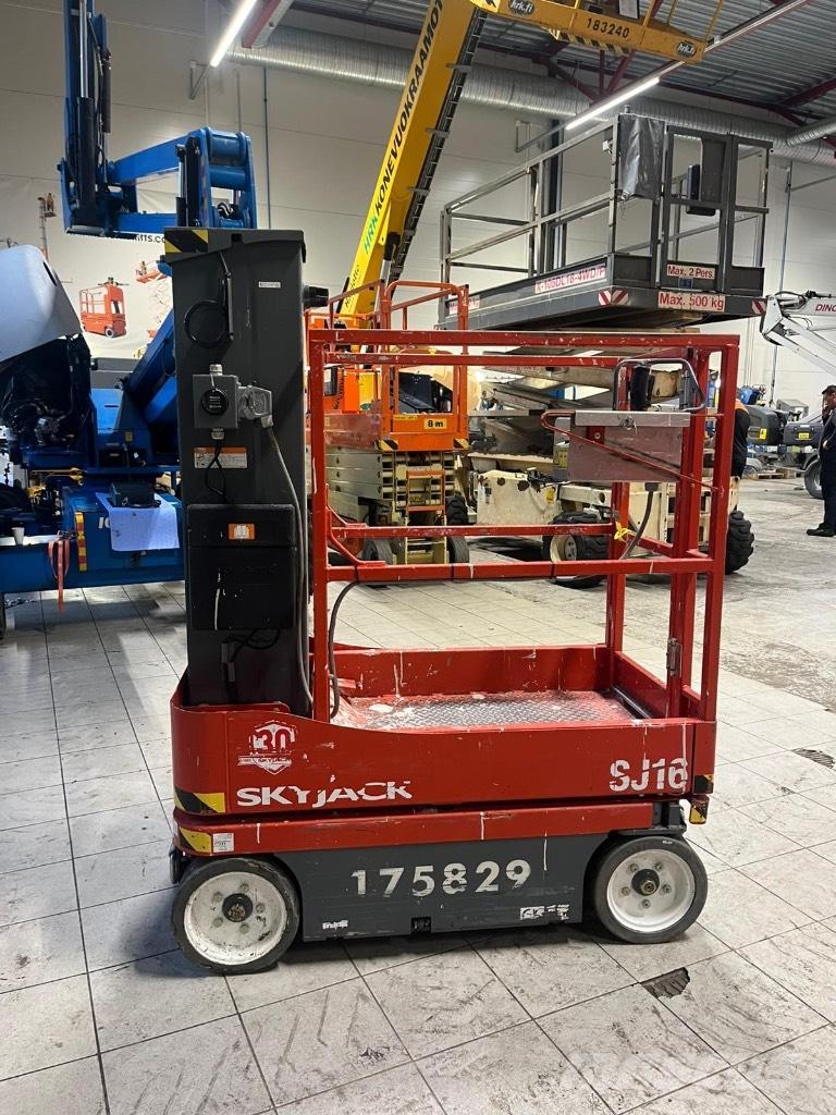 SkyJack SJ 16 Käärtõstukid