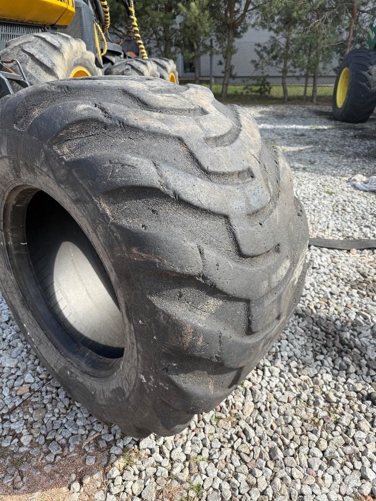 Nokian 710/40-24.5 Rehvid, rattad ja veljed