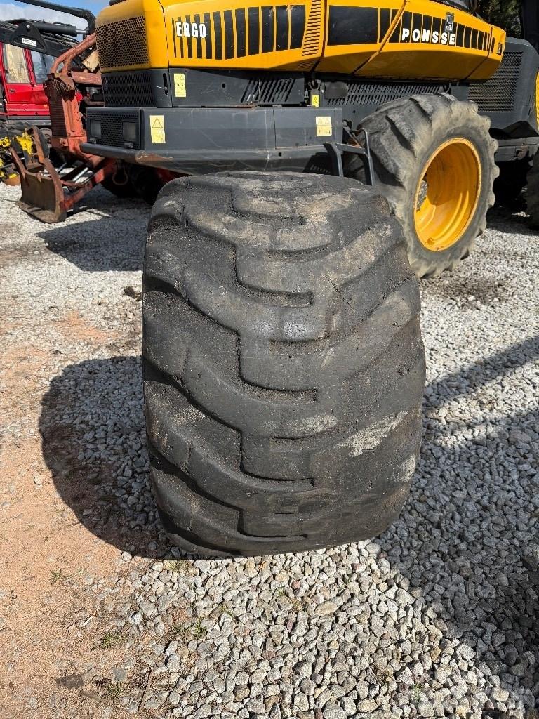 Nokian 710/40-24.5 Rehvid, rattad ja veljed