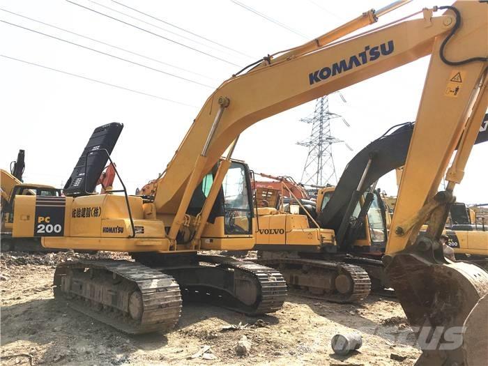 Komatsu PC 200-7 Roomikekskavaatorid