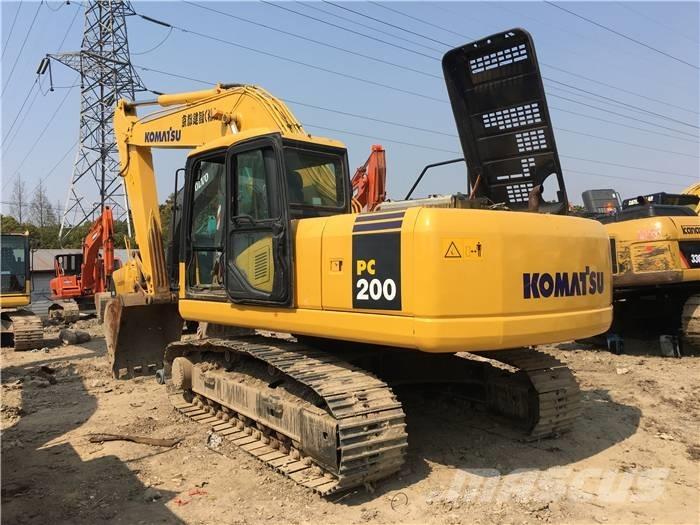 Komatsu PC 200-7 Roomikekskavaatorid