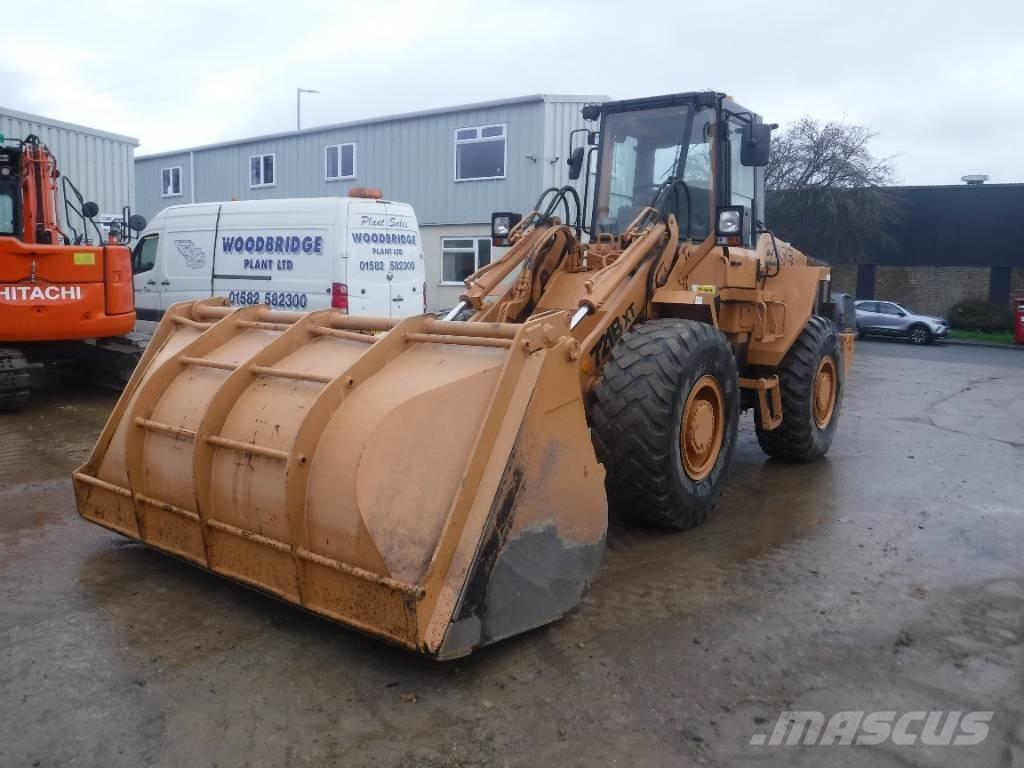 CASE 721 B XT Rataslaadurid