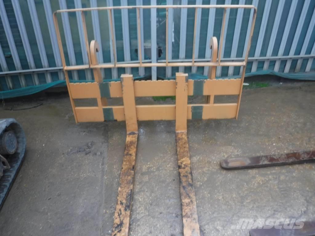 CASE 721 B XT Rataslaadurid