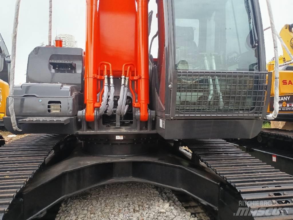 Hitachi ZX 200-3 Roomikekskavaatorid